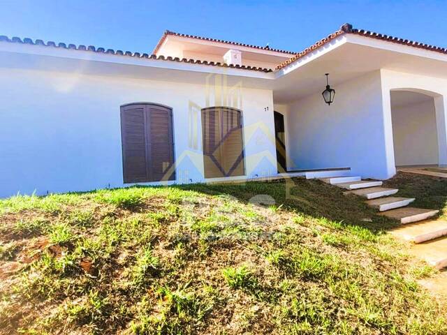 #0102 - Casa para Venda em Botucatu - SP