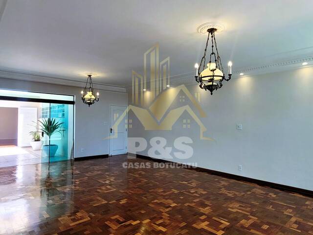 #0196 - Casa para Venda em Botucatu - SP
