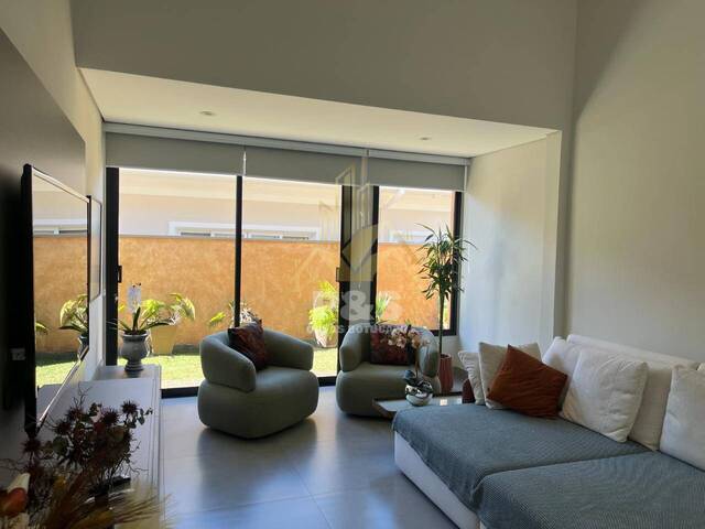 #201 - Casa em condomínio para Venda em Botucatu - SP