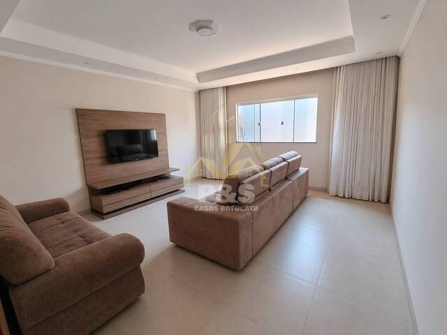 Casa para Venda em Botucatu - 2