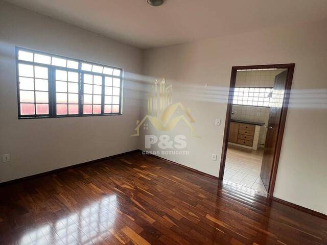 Casa para Venda em Botucatu - 3